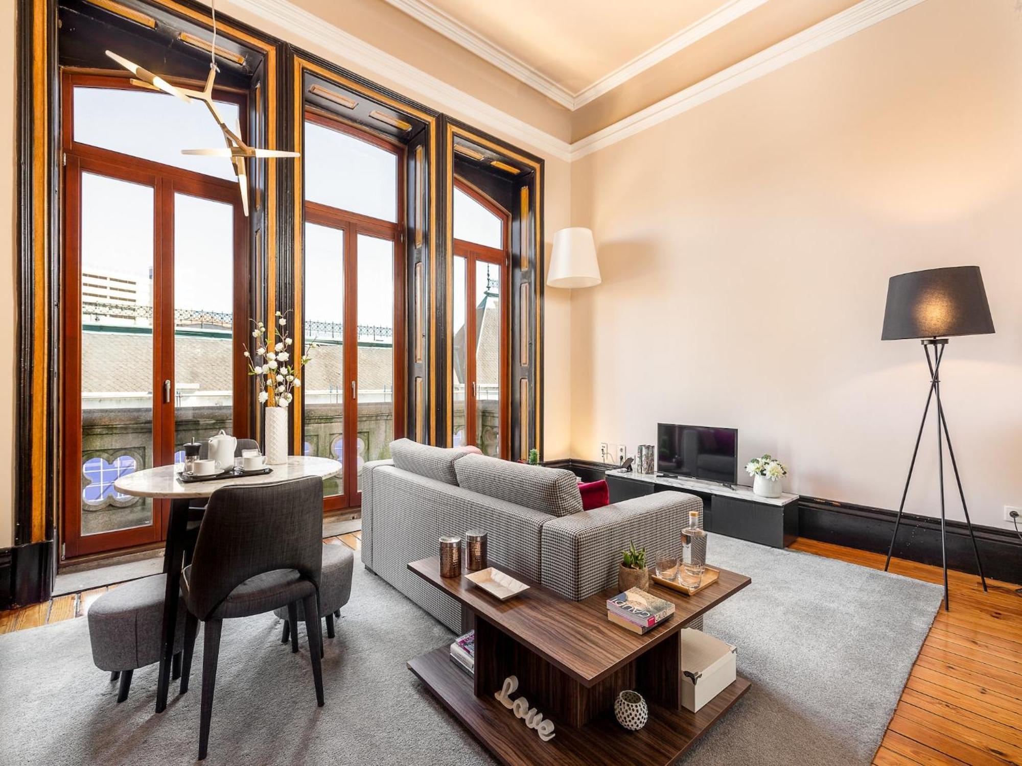 One-bedroom With Balcony In Bolhao Market Appartement